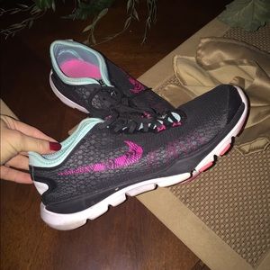 Barely used Nike shoes